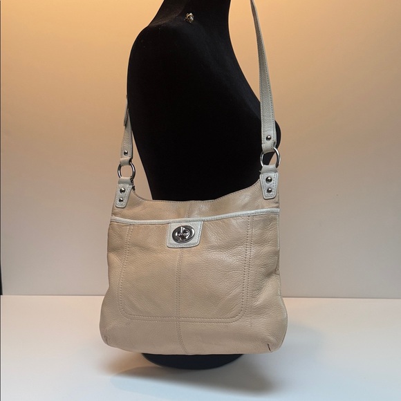 Coach Leather Shoulder Bag in Light Beige – Classic Women’s Crossbody